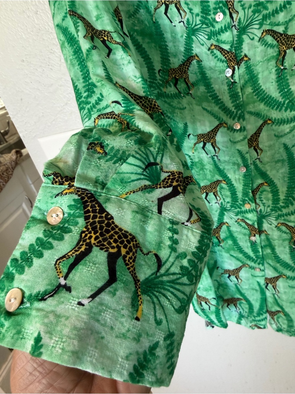 Jane + Delancey Giraffe Print Green Button Front Shirt Dress Swimsuit Cover-Up M - Picture 6 of 9